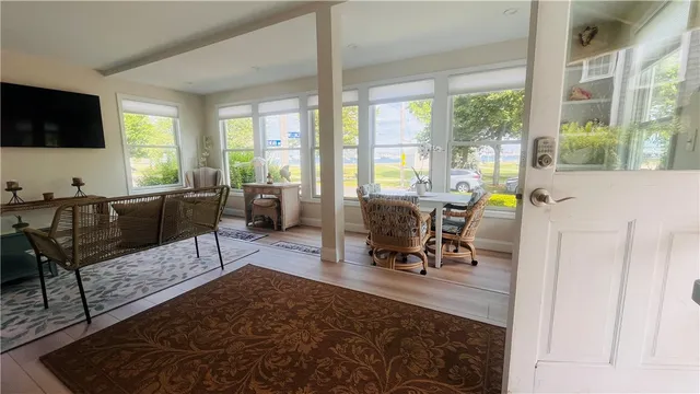 $3,200 | 115 Wellington Avenue, Unit 1, Newport, RI 02840