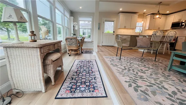 $3,200 | 115 Wellington Avenue, Unit 1, Newport, RI 02840