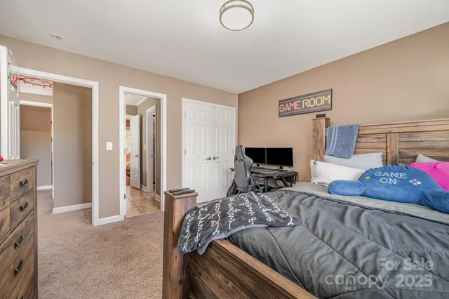 $795,000 | 10927 Parkleigh Drive, Charlotte, NC 28262