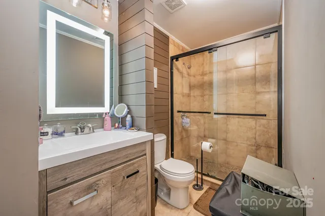 $795,000 | 10927 Parkleigh Drive, Charlotte, NC 28262