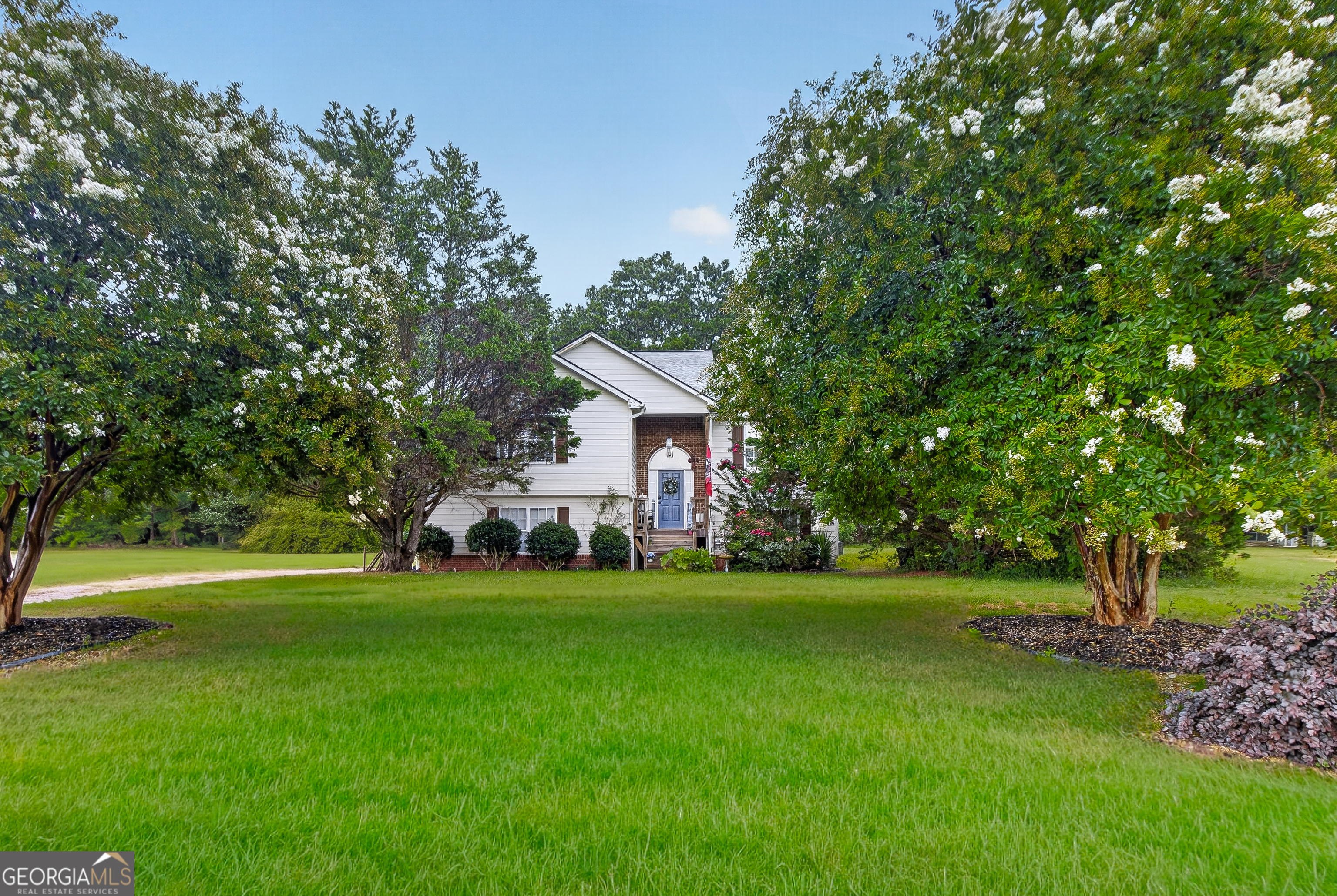 69 Alma Court Commerce, GA 30529 - Photo 2 of 26