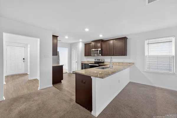 $1,800 | 15115 Jetfire Point, Von Ormy, TX 78073