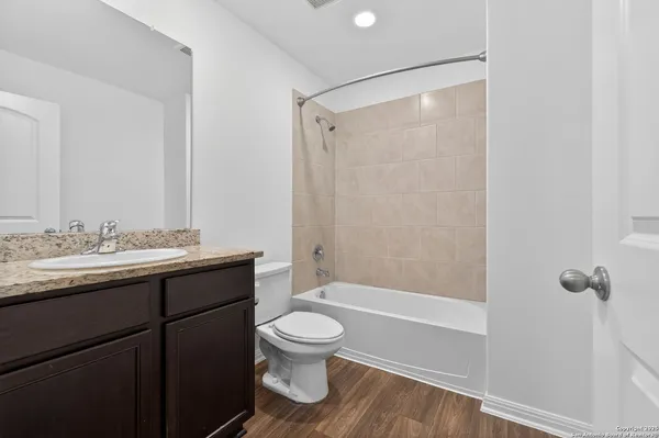 $1,800 | 15115 Jetfire Point, Von Ormy, TX 78073