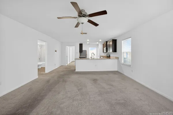 $1,800 | 15115 Jetfire Point, Von Ormy, TX 78073