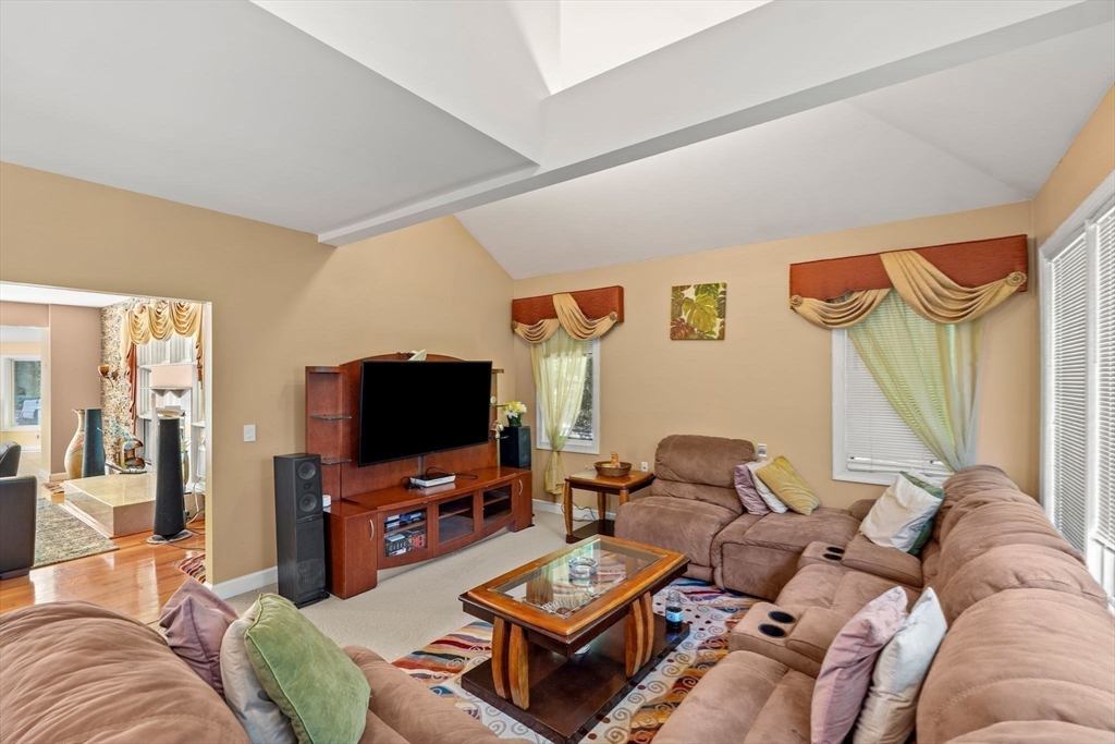 9 Abby Road Westford, MA 01886 - Photo 22 of 41