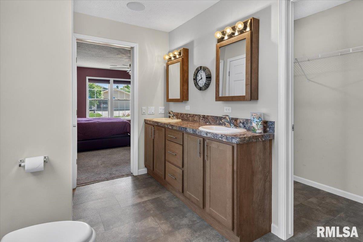 2800 Vía Rosso, Unit 631 Springfield, IL 62703 - Photo 23 of 39