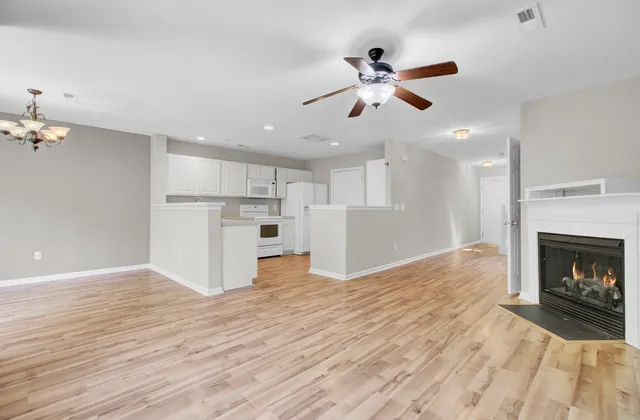 $2,000 | 208 Darcy Avenue, Goose Creek, SC 29445