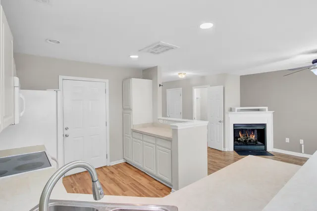 $2,000 | 208 Darcy Avenue, Goose Creek, SC 29445