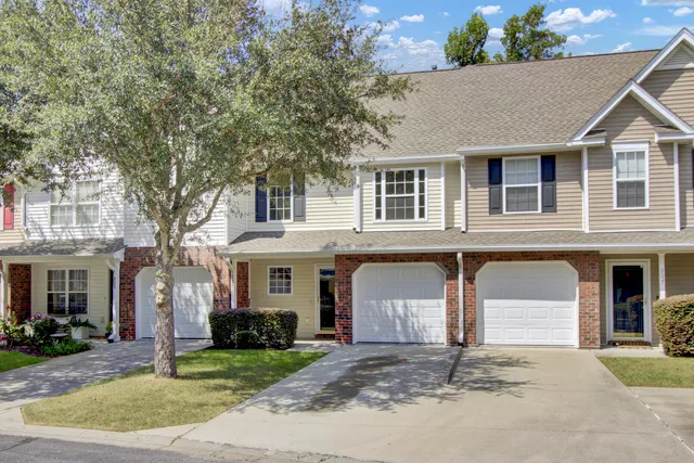 $2,000 | 208 Darcy Avenue, Goose Creek, SC 29445