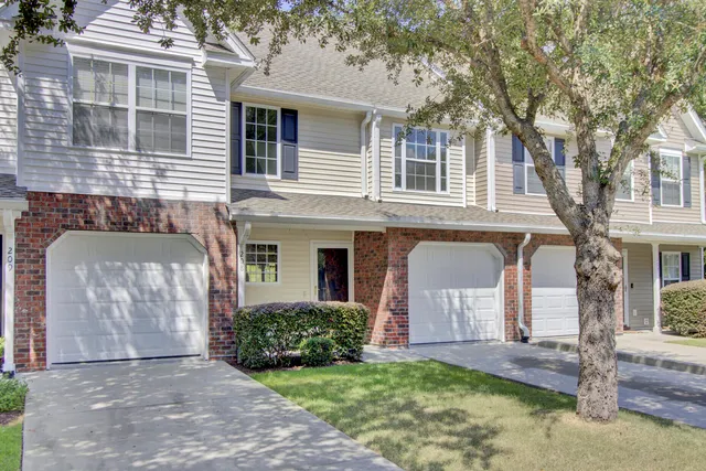 $2,000 | 208 Darcy Avenue, Goose Creek, SC 29445