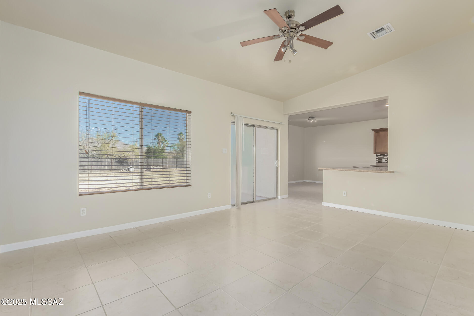 1425 Calle Monclova Rio Rico, AZ 85648 - Photo 9 of 26 Gallery Image 9