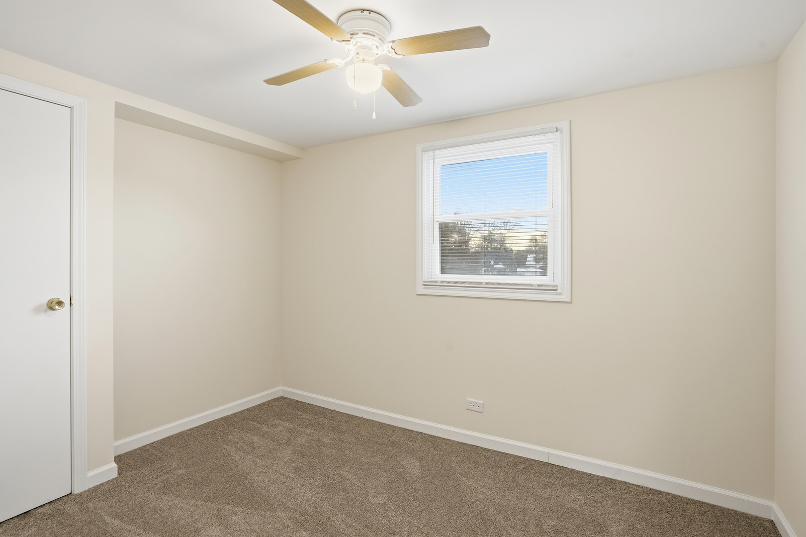 11056 South State Line Road Chicago, IL 60617 - Photo 12 of 20
