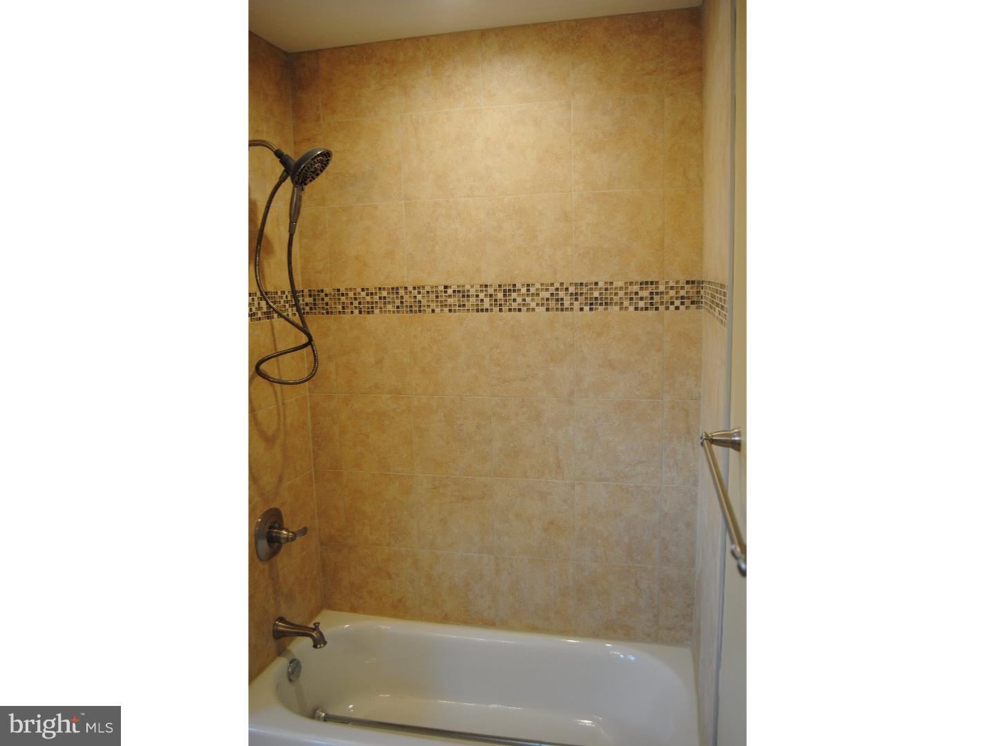 45 Goldengate Road Levittown, PA 19057 - Photo 16 of 25 Gallery Image 16