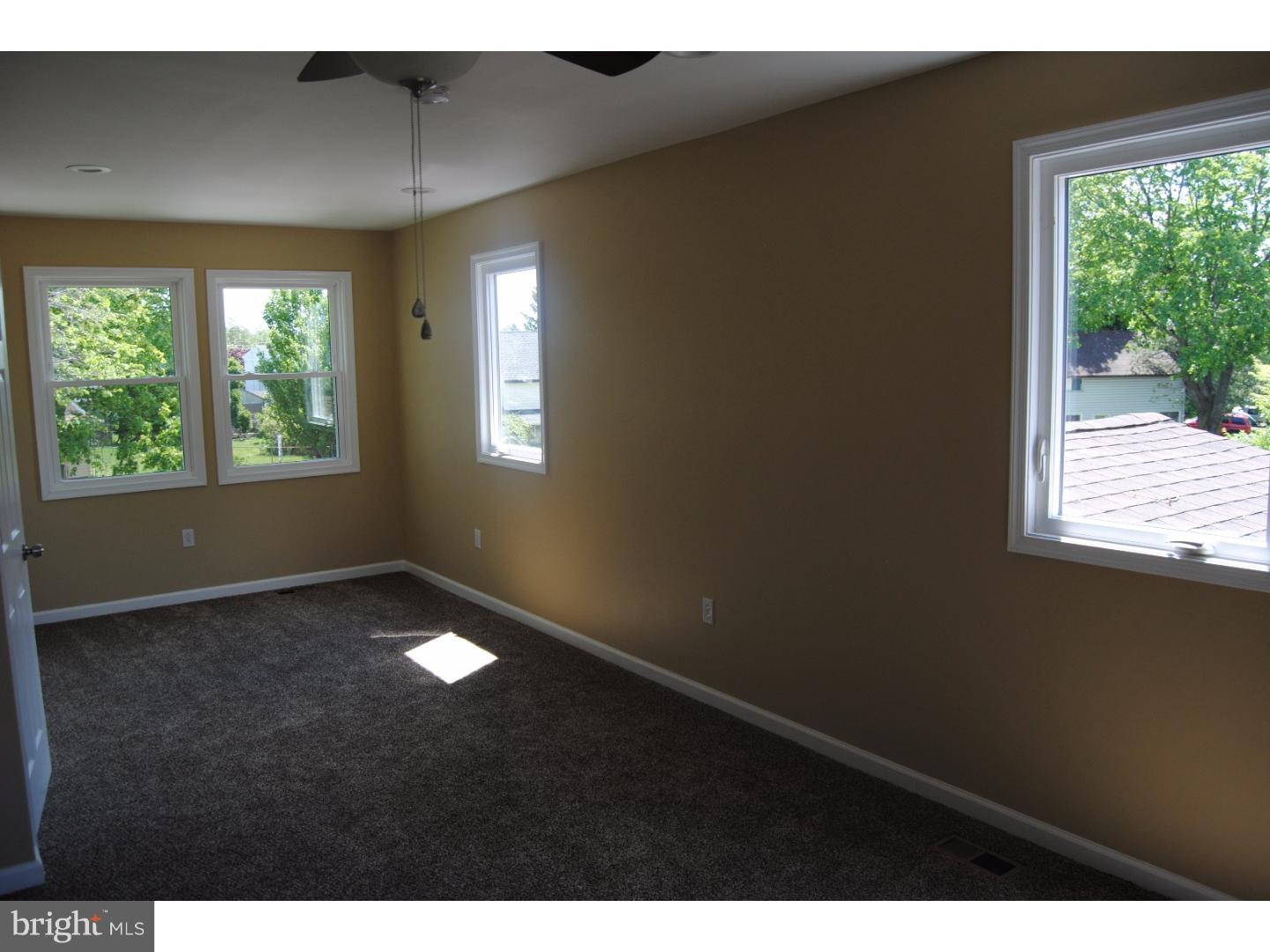 45 Goldengate Road Levittown, PA 19057 - Photo 20 of 25 Gallery Image 20