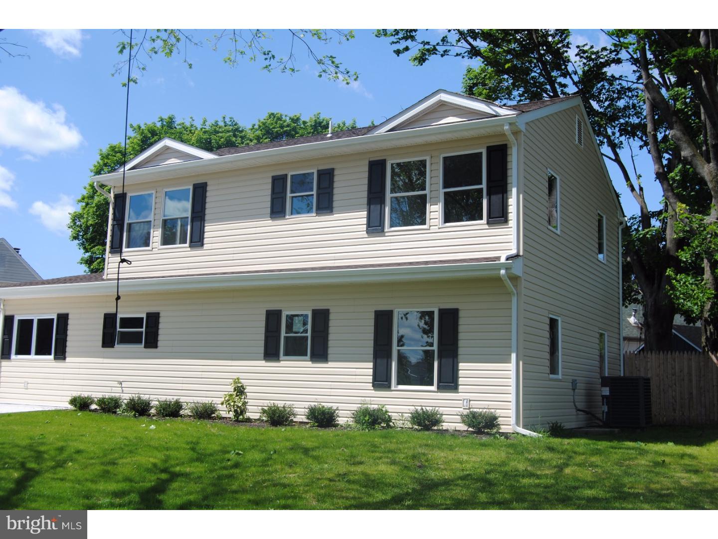 45 Goldengate Road Levittown, PA 19057 - Photo 3 of 25 Gallery Image 3