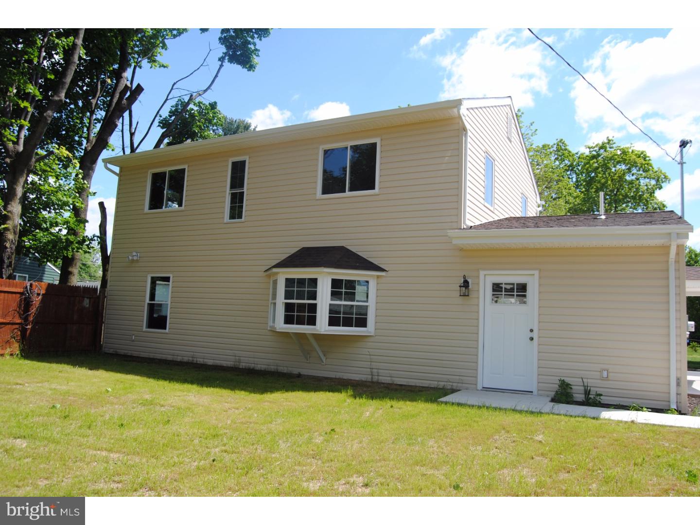 45 Goldengate Road Levittown, PA 19057 - Photo 23 of 25 Exterior Back