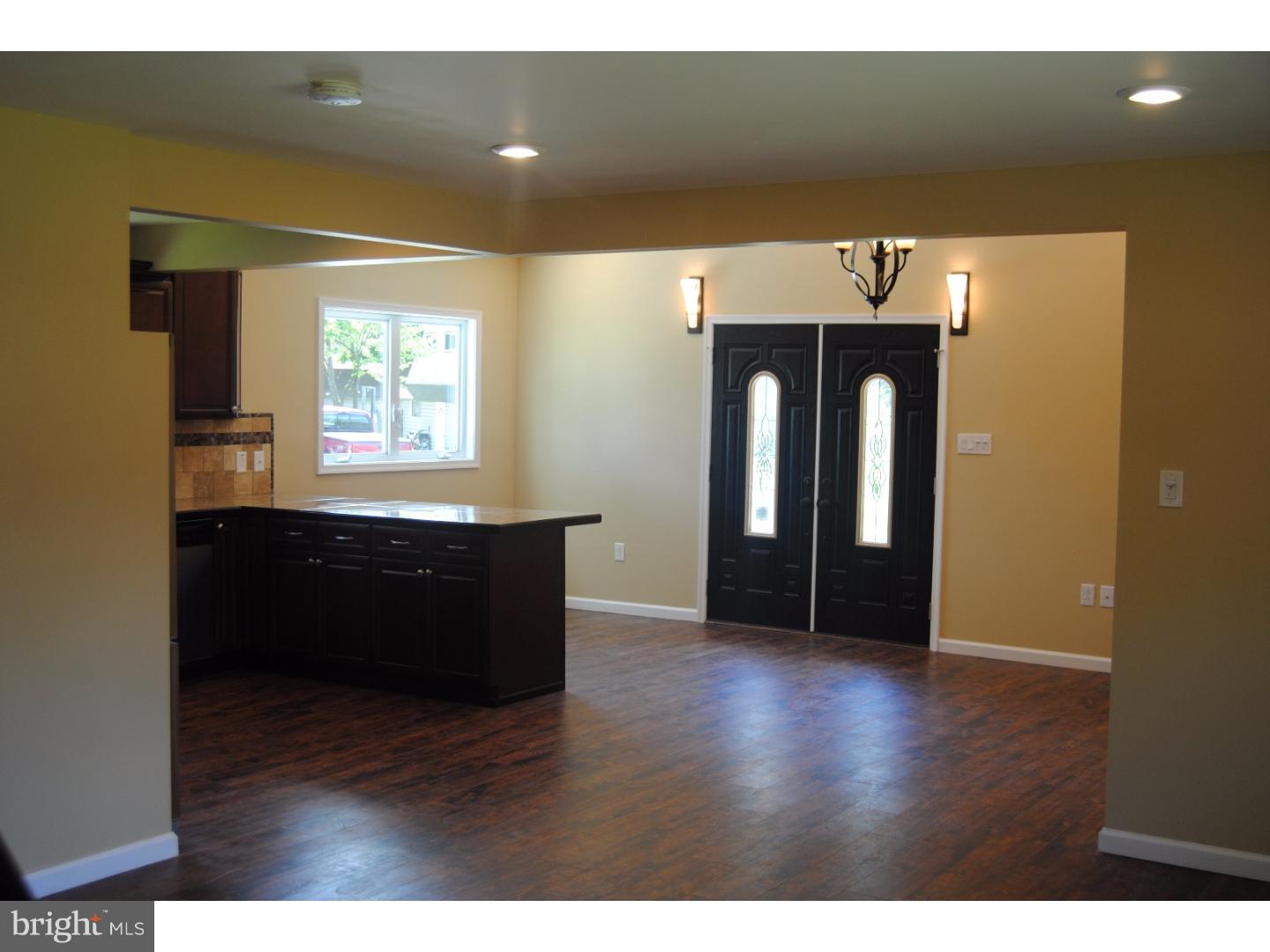 45 Goldengate Road Levittown, PA 19057 - Photo 7 of 25 Gallery Image 7