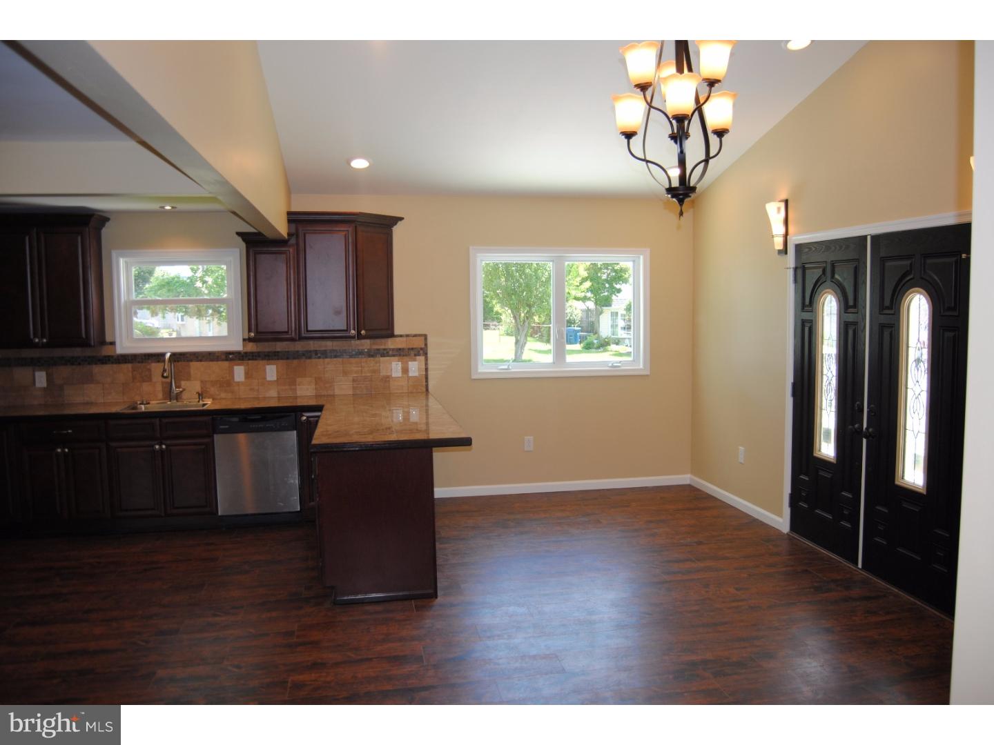 45 Goldengate Road Levittown, PA 19057 - Photo 8 of 25 Gallery Image 8