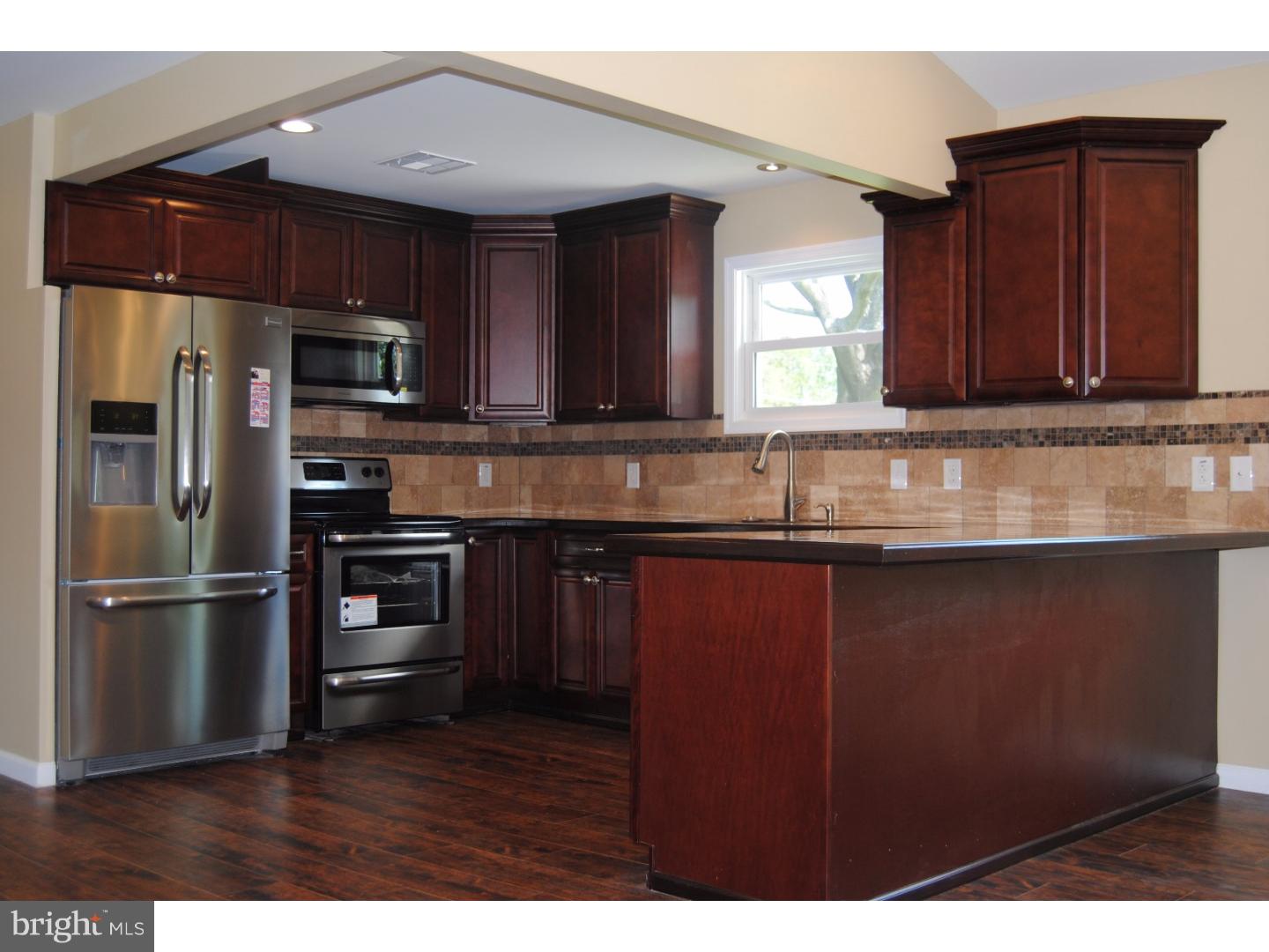 45 Goldengate Road Levittown, PA 19057 - Photo 9 of 25 Gallery Image 9
