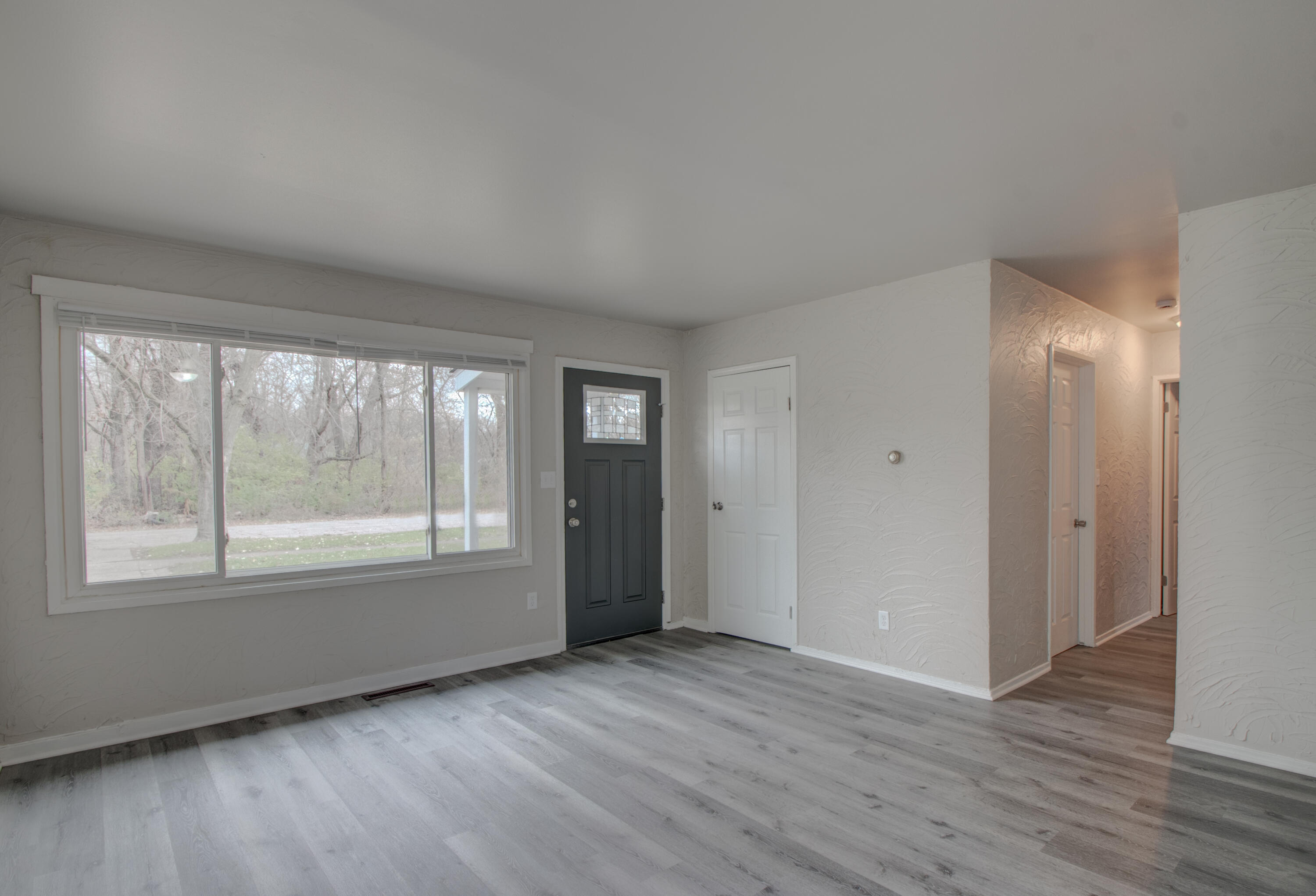 940 Mount Street Gary, IN 46406 - Photo 3 of 19 3000x2043