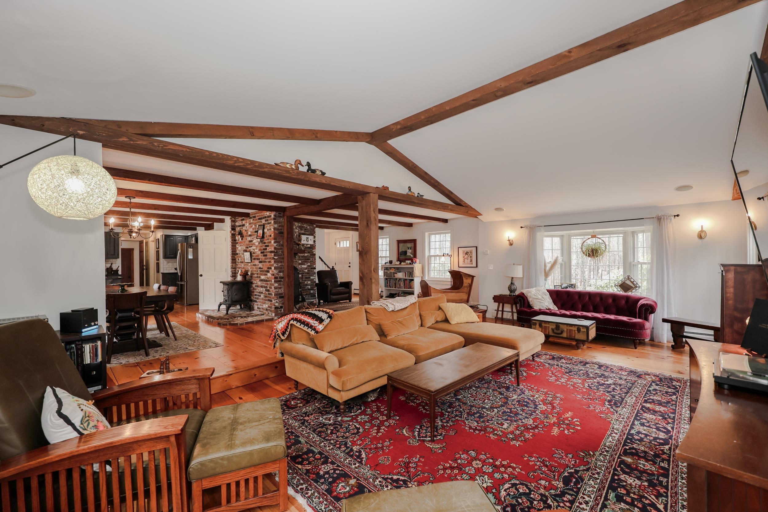 406 4th Range Road Pembroke, NH 03275 - Photo 11 of 40