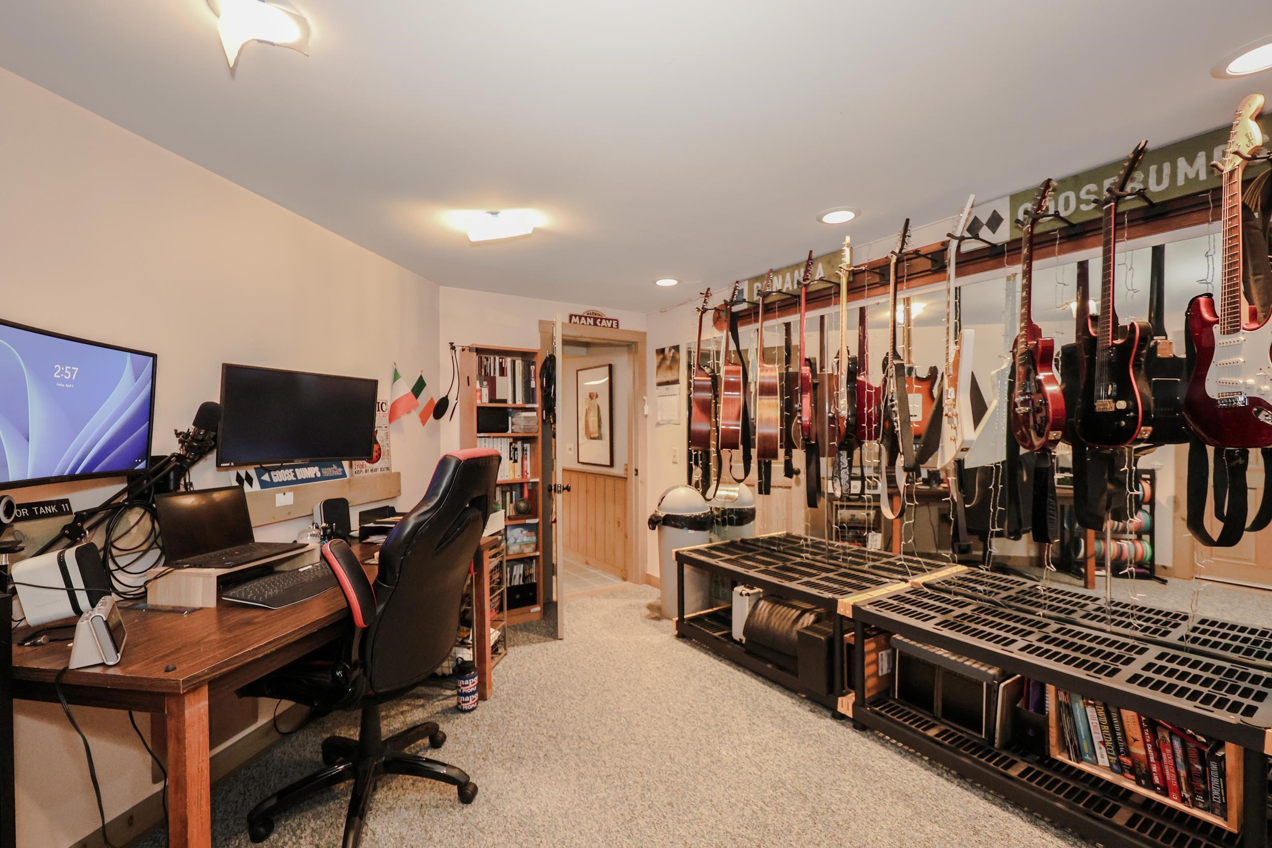 406 4th Range Road Pembroke, NH 03275 - Photo 35 of 40