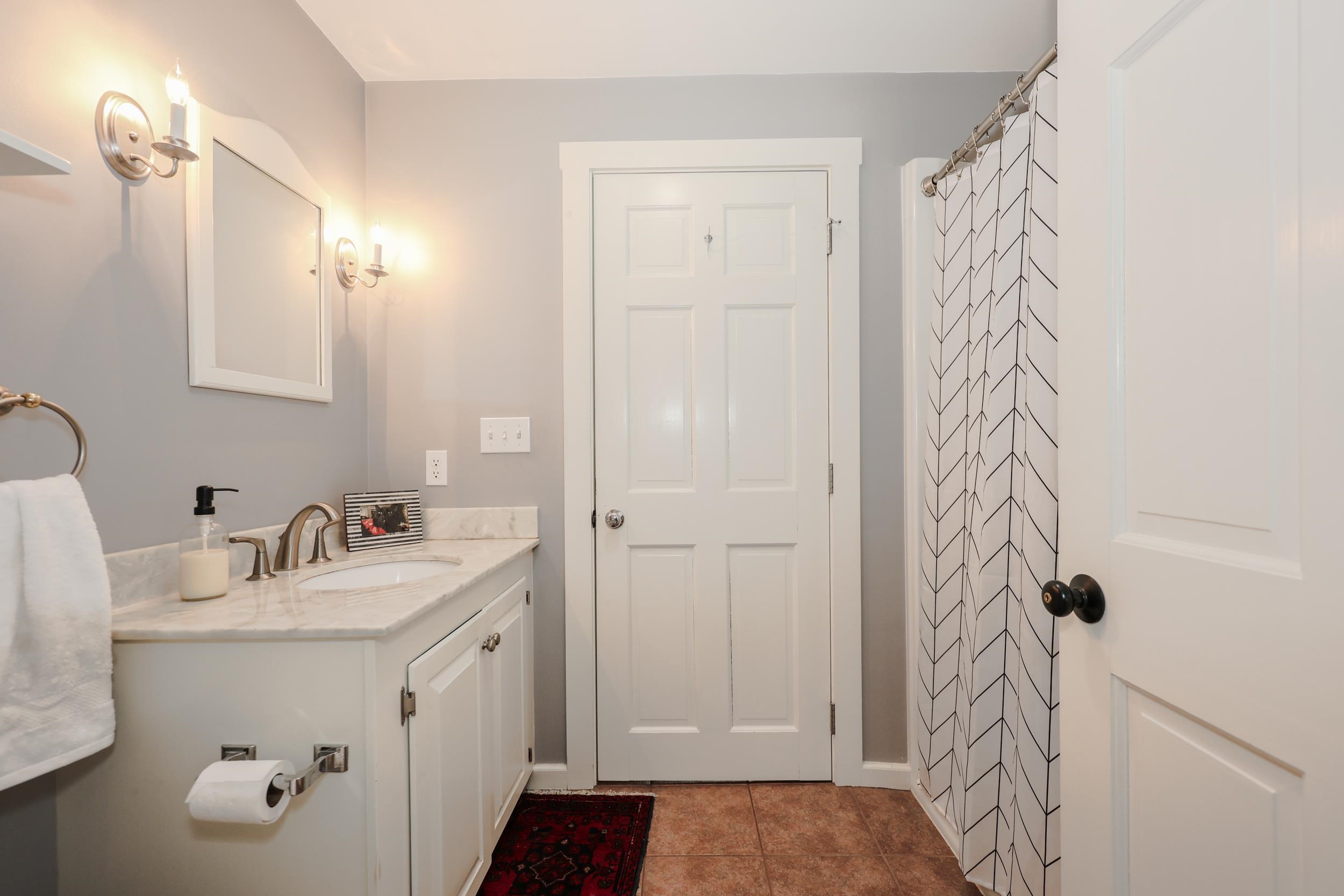 406 4th Range Road Pembroke, NH 03275 - Photo 8 of 40