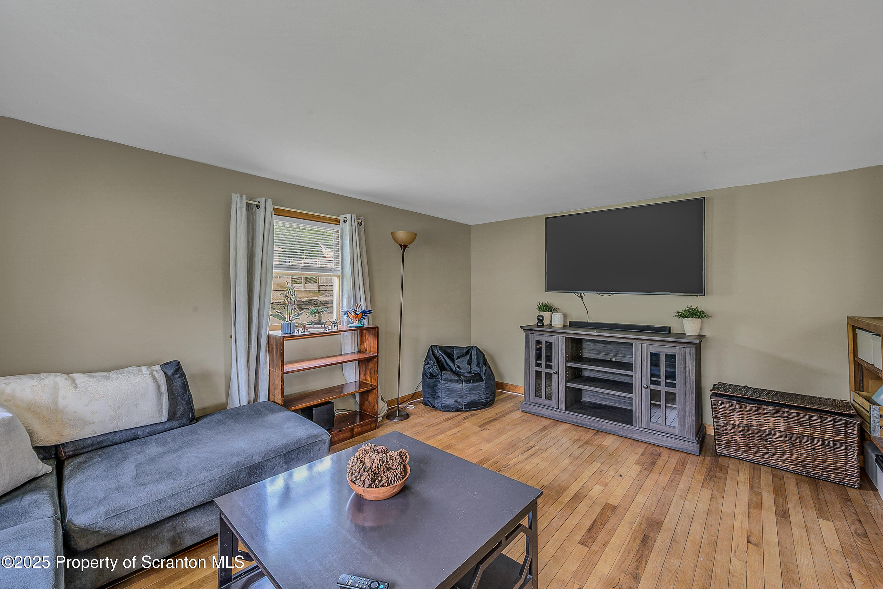 1009 Newton Road Clarks Summit, PA 18411 - Photo 3 of 26 Living Room