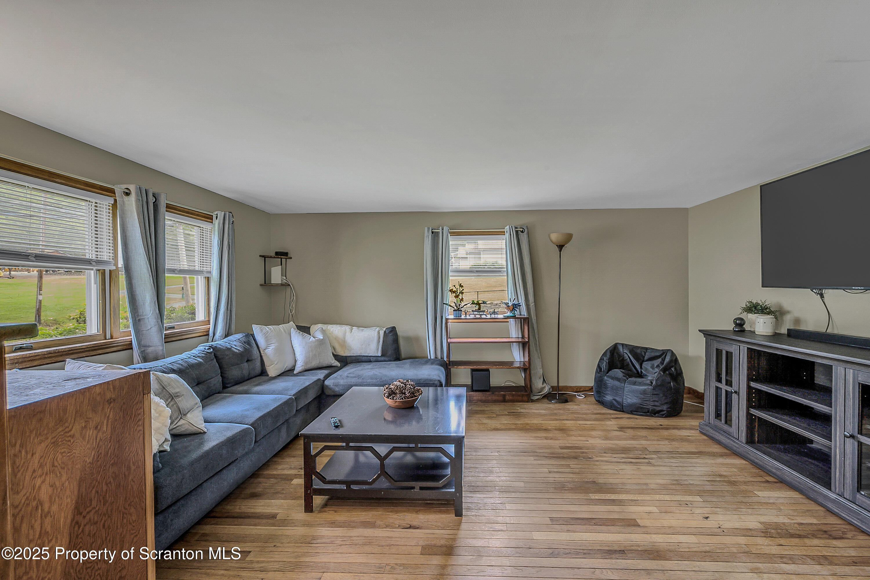 1009 Newton Road Clarks Summit, PA 18411 - Photo 4 of 26 Living Room