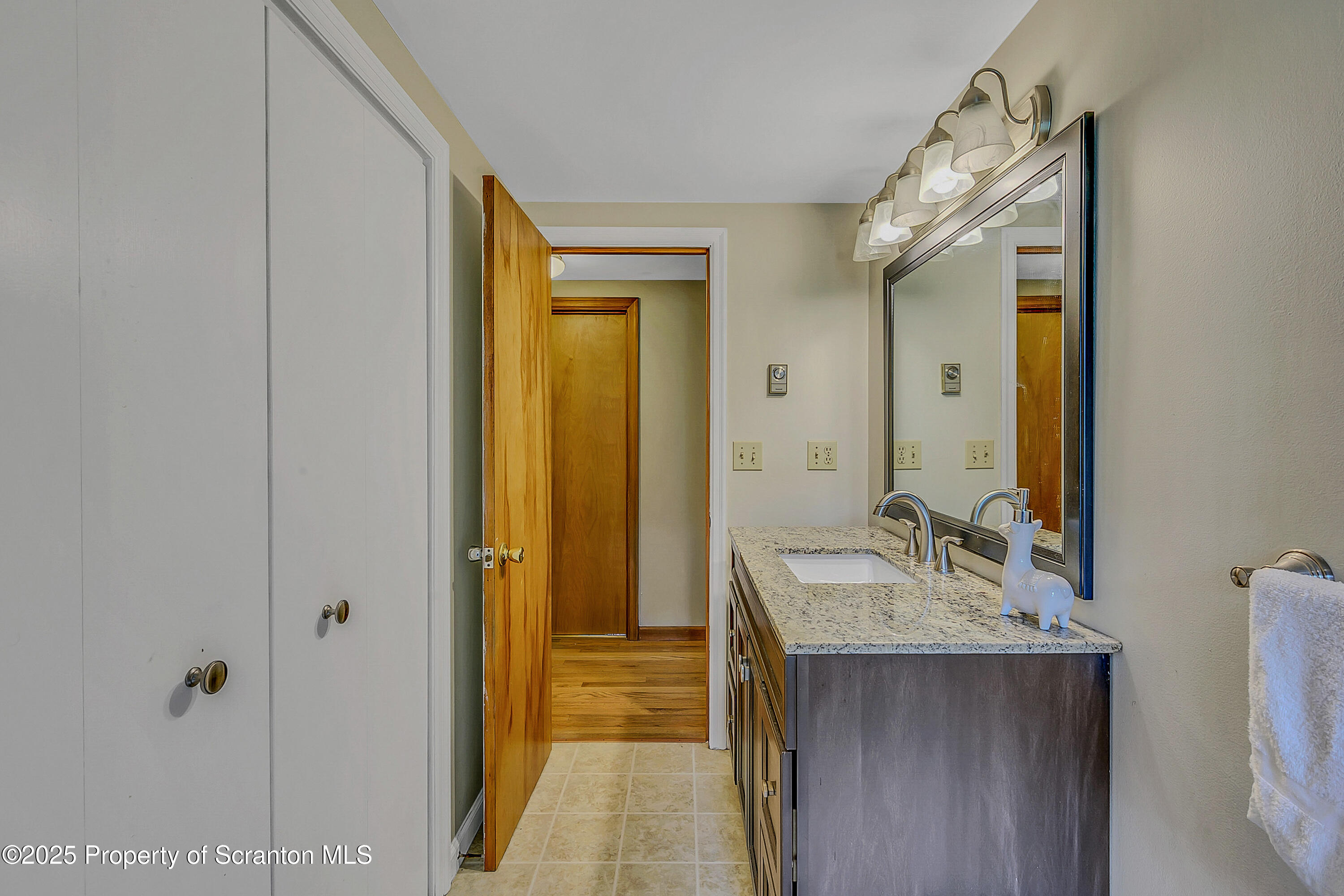 1009 Newton Road Clarks Summit, PA 18411 - Photo 10 of 26 Full Bathroom