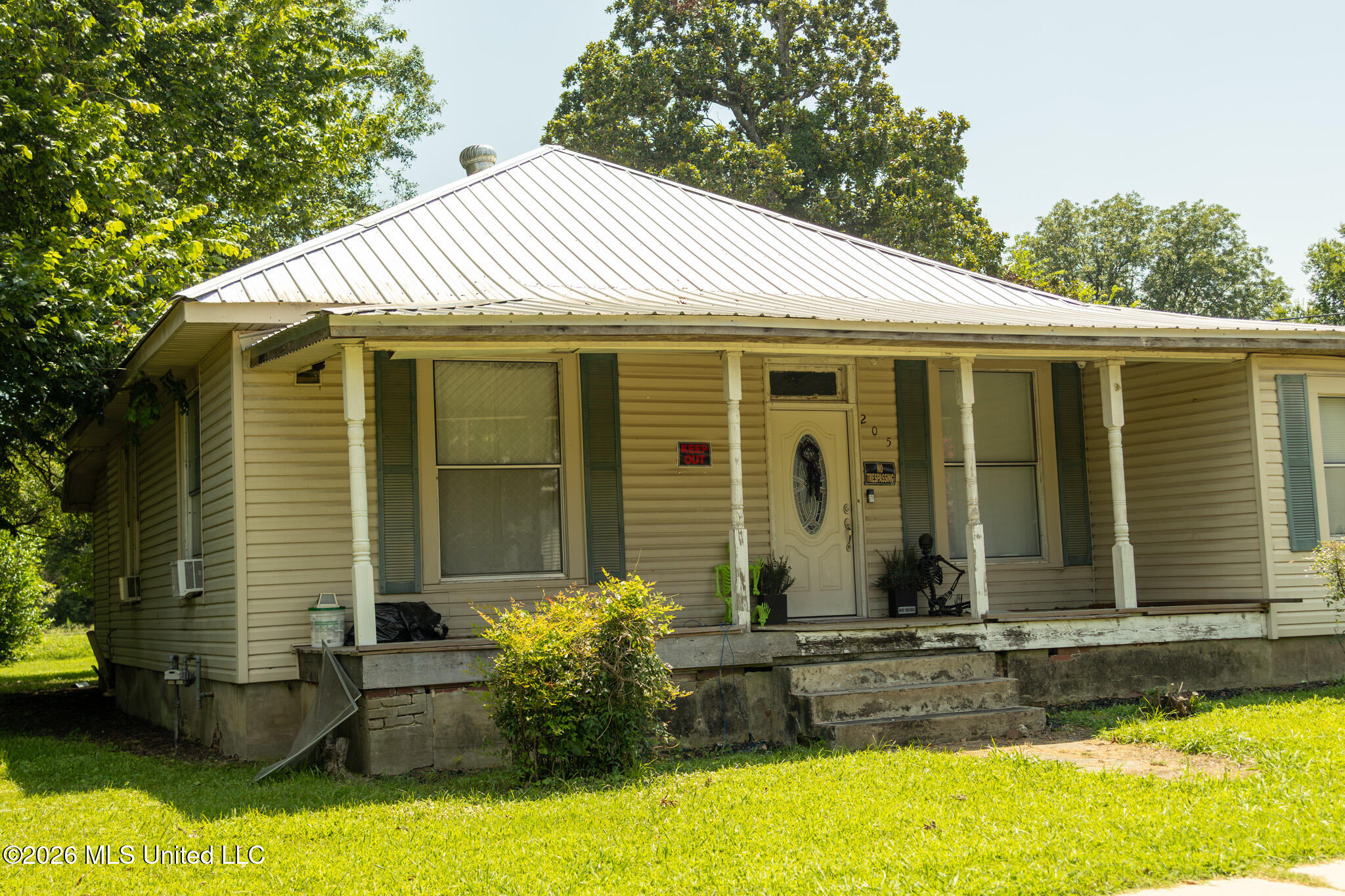 205 Hopson Street Tutwiler, MS 38963 - Photo 2 of 7 IMG_1918