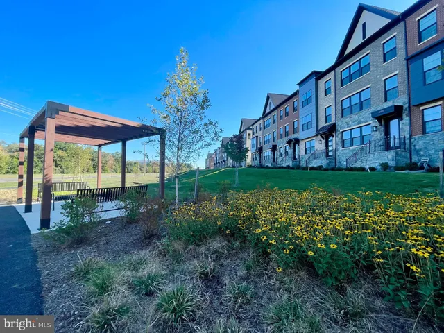 $4,250 | 4945 Purdy Alley, Rockville, MD 20850