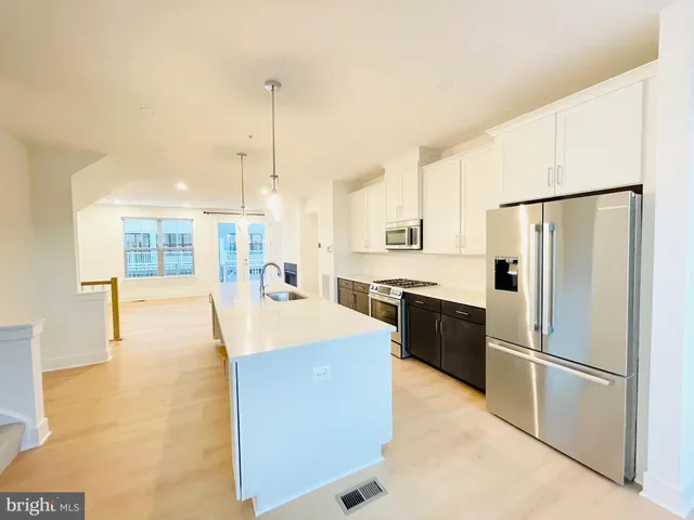 $4,250 | 4945 Purdy Alley, Rockville, MD 20850