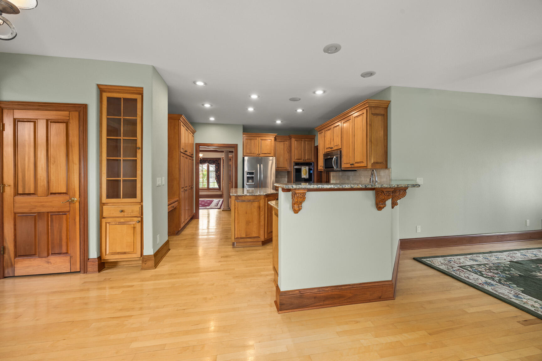 N52-w16816 Oak Ridge Trail Menomonee Falls, WI 53051 - Photo 10 of 37 Kitchen - View 2