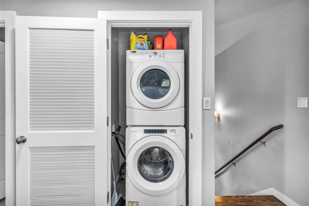 4517 Depew Avenue Austin, TX 78751 - Photo 17 of 20 a utility room with dryer and washer