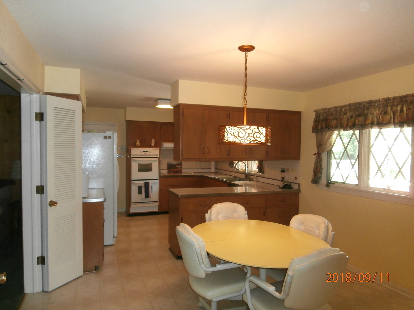 286 Longcommon Road Riverside, IL 60546 - Photo 12 of 24