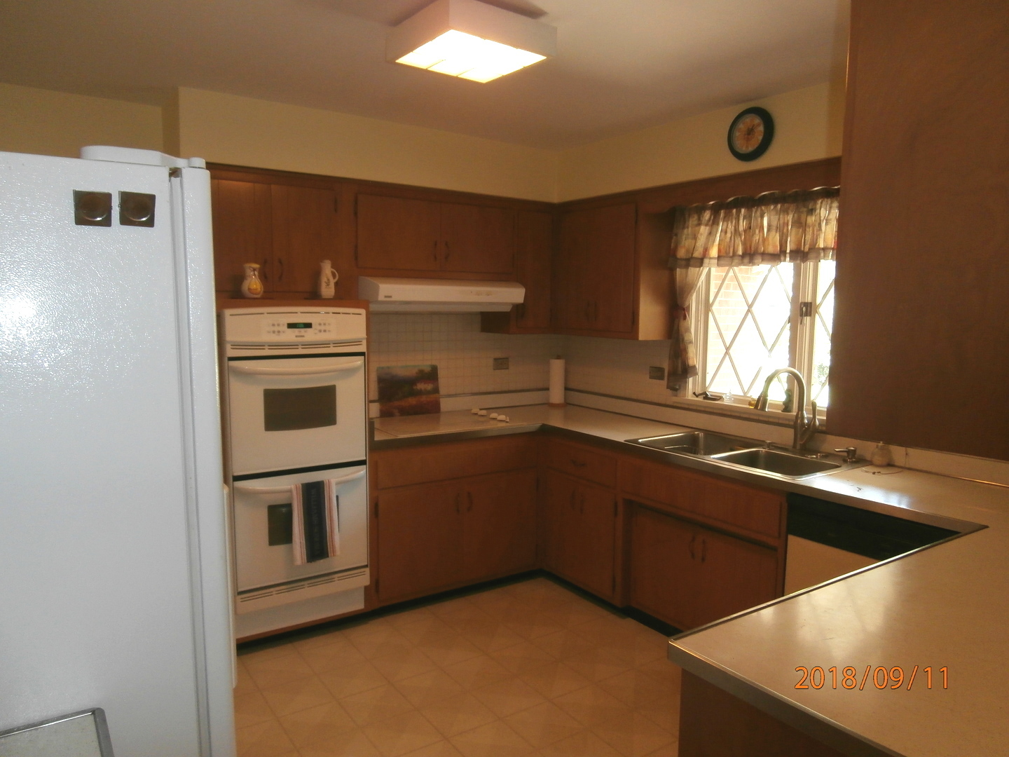 286 Longcommon Road Riverside, IL 60546 - Photo 13 of 24