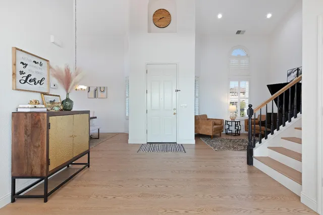 a view of entryway with livingroom and furniture
