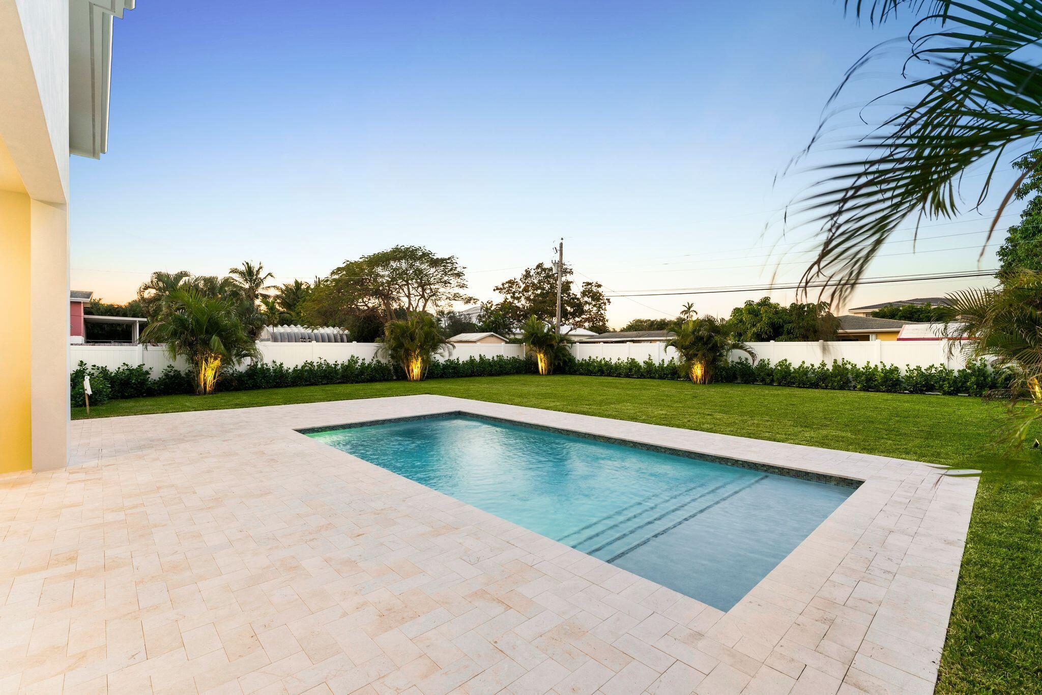 261 Northwest 8th Street Boca Raton, FL 33432 - Photo 45 of 47 261 nw 8th st Boca Raton 14