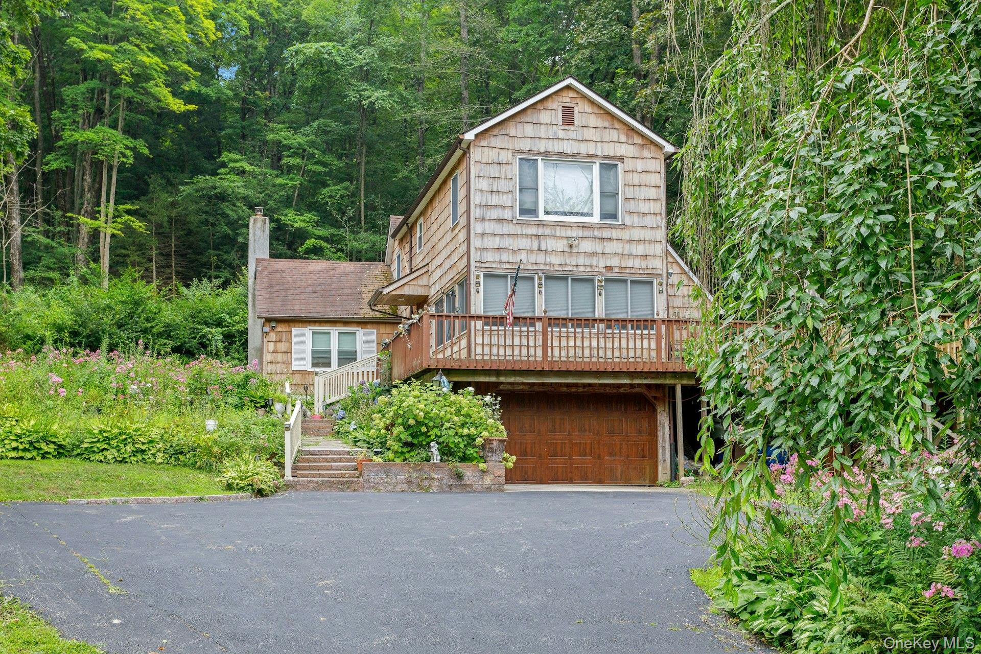 934 Peekskill Hollow Road Carmel, NY 10579 - Photo 2 of 33