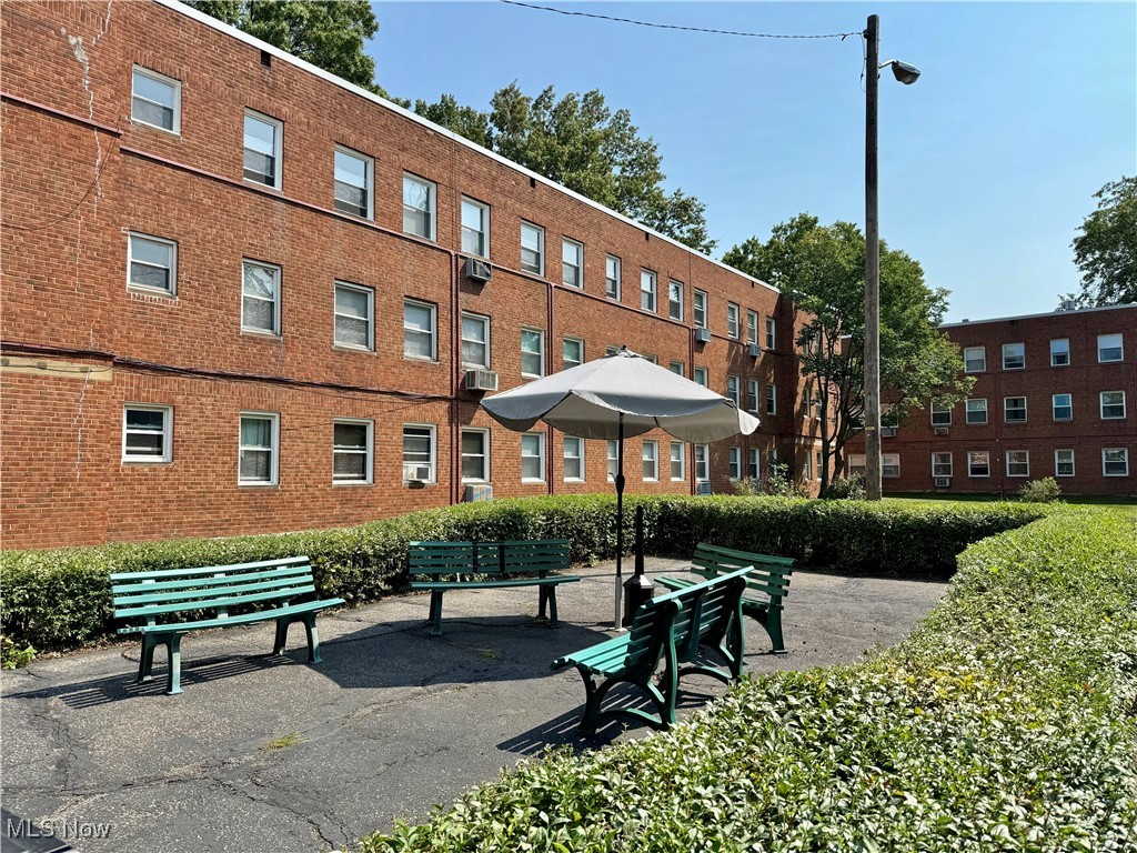 13805 Cedar Road, Unit 103C Cleveland, OH 44118 - Photo 17 of 18 View of community sitting area