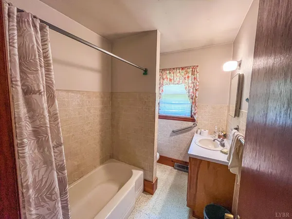 $279,900 | 1091 Acorn Road, Nathalie, VA 24577