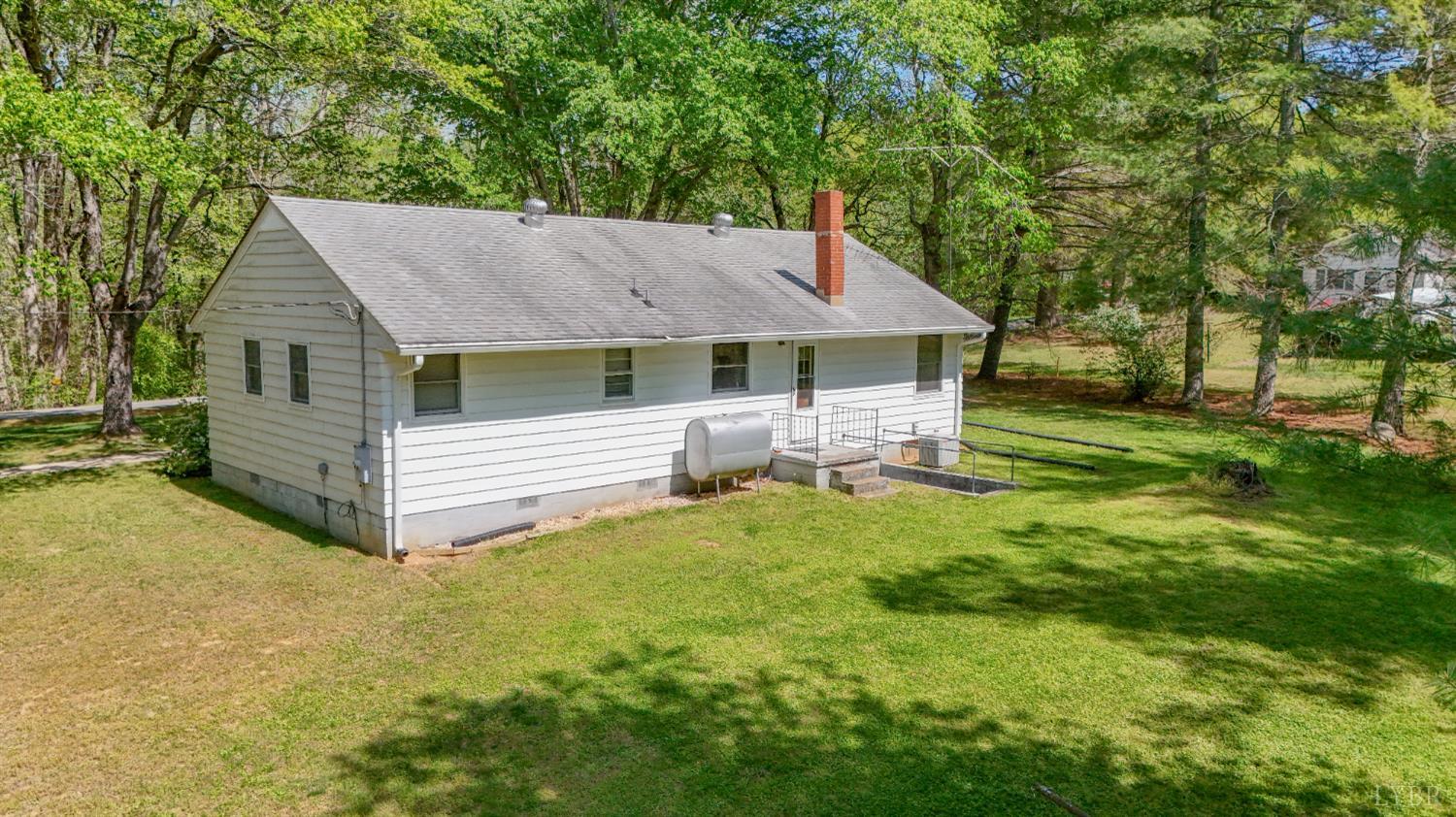 1091 Acorn Road Nathalie, VA 24577 - Photo 29 of 42 a house view with a garden space