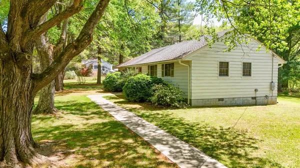 $279,900 | 1091 Acorn Road, Nathalie, VA 24577