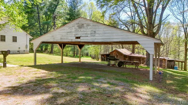 $279,900 | 1091 Acorn Road, Nathalie, VA 24577