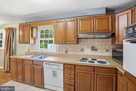 $1,099,000 | 6917 Jenkins Lane, Falls Church, VA 22043
