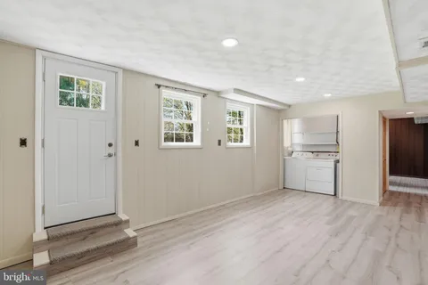 $1,099,000 | 6917 Jenkins Lane, Falls Church, VA 22043