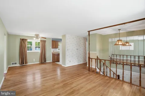 $1,099,000 | 6917 Jenkins Lane, Falls Church, VA 22043