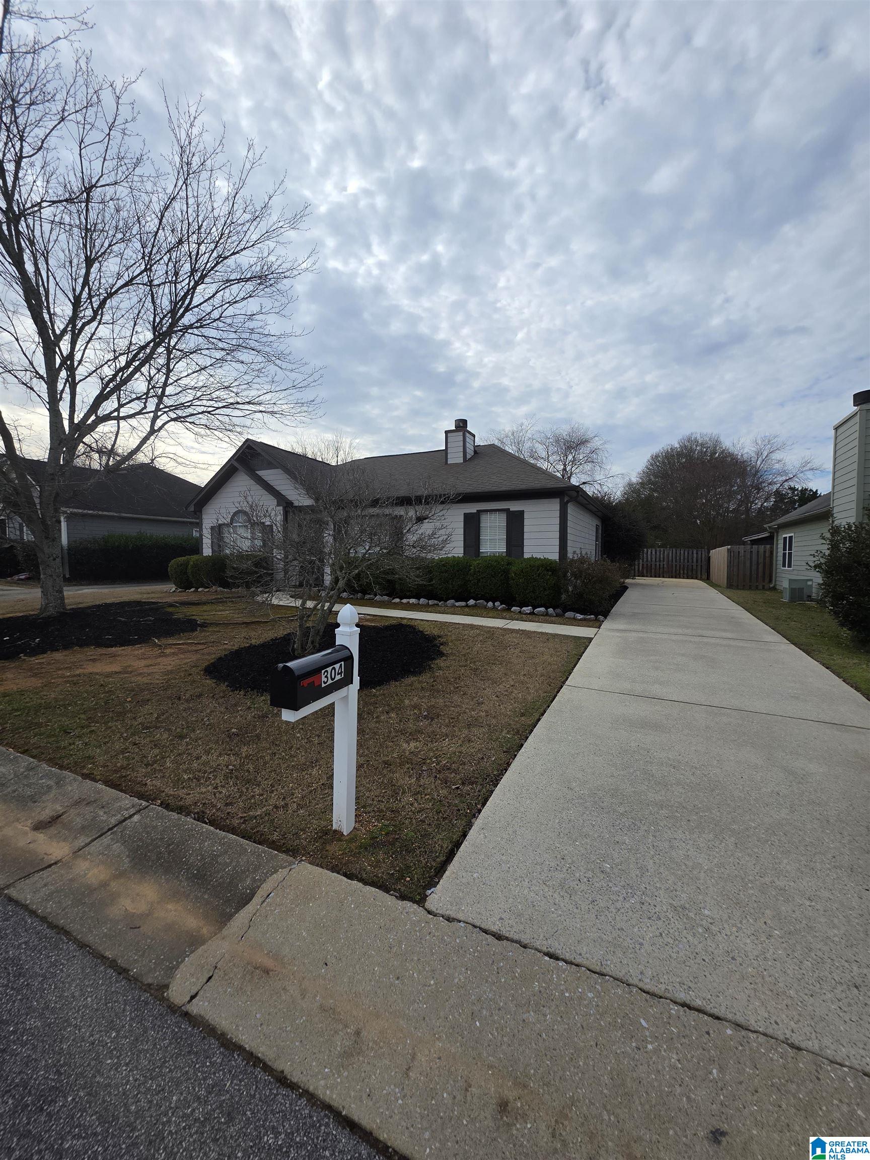 304 Mills Way Pelham, AL 35124 - Photo 2 of 8