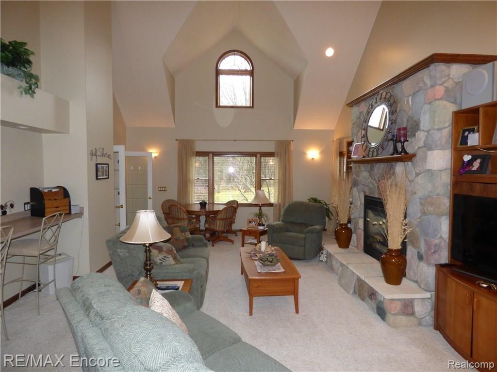 700 Munger Road Holly, MI 48442 - Photo 9 of 40 P1030280.JPG